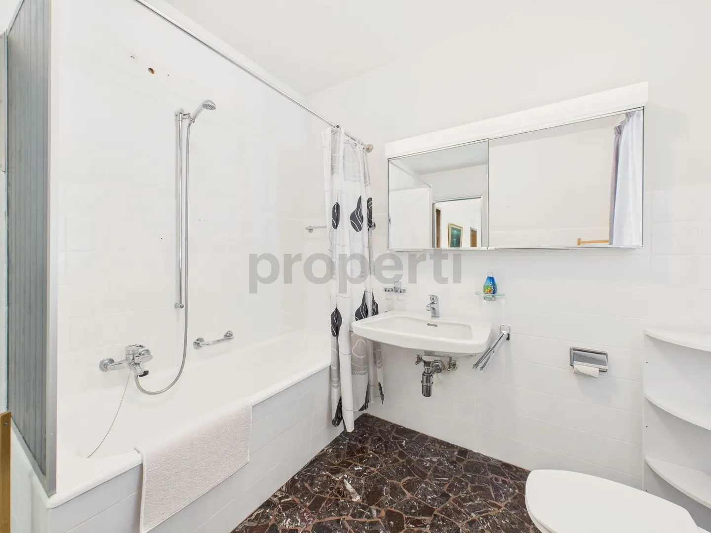 Villa elegante con vista giardino - Foto 9 di 13