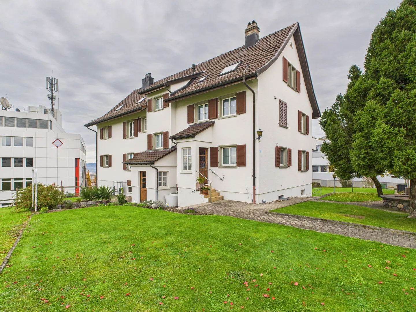 Charming 3.5-room attic apartment with plenty of light and view - Photo 8 of 11