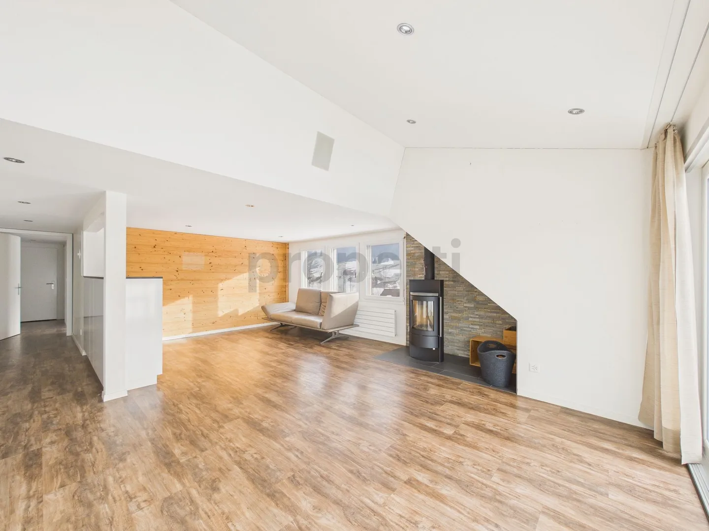 Charming 3.5-room apartment with balcony in Urnäsch - Photo 4 of 11