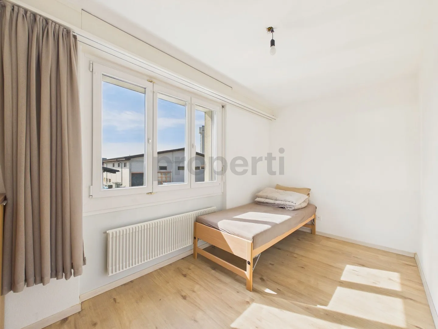 Moderne 4.5-Zimmer Wohnung mit Balkon - Foto 7 von 11