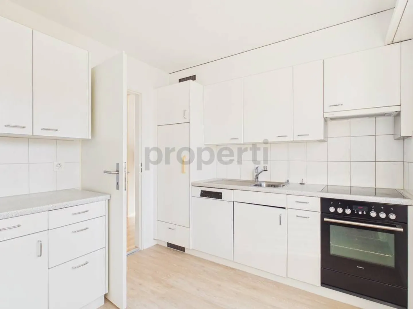 Appartamento tranquillo di 4,5 stanze vicino a scuola e negozi, Obergösgen - Foto 2 di 8