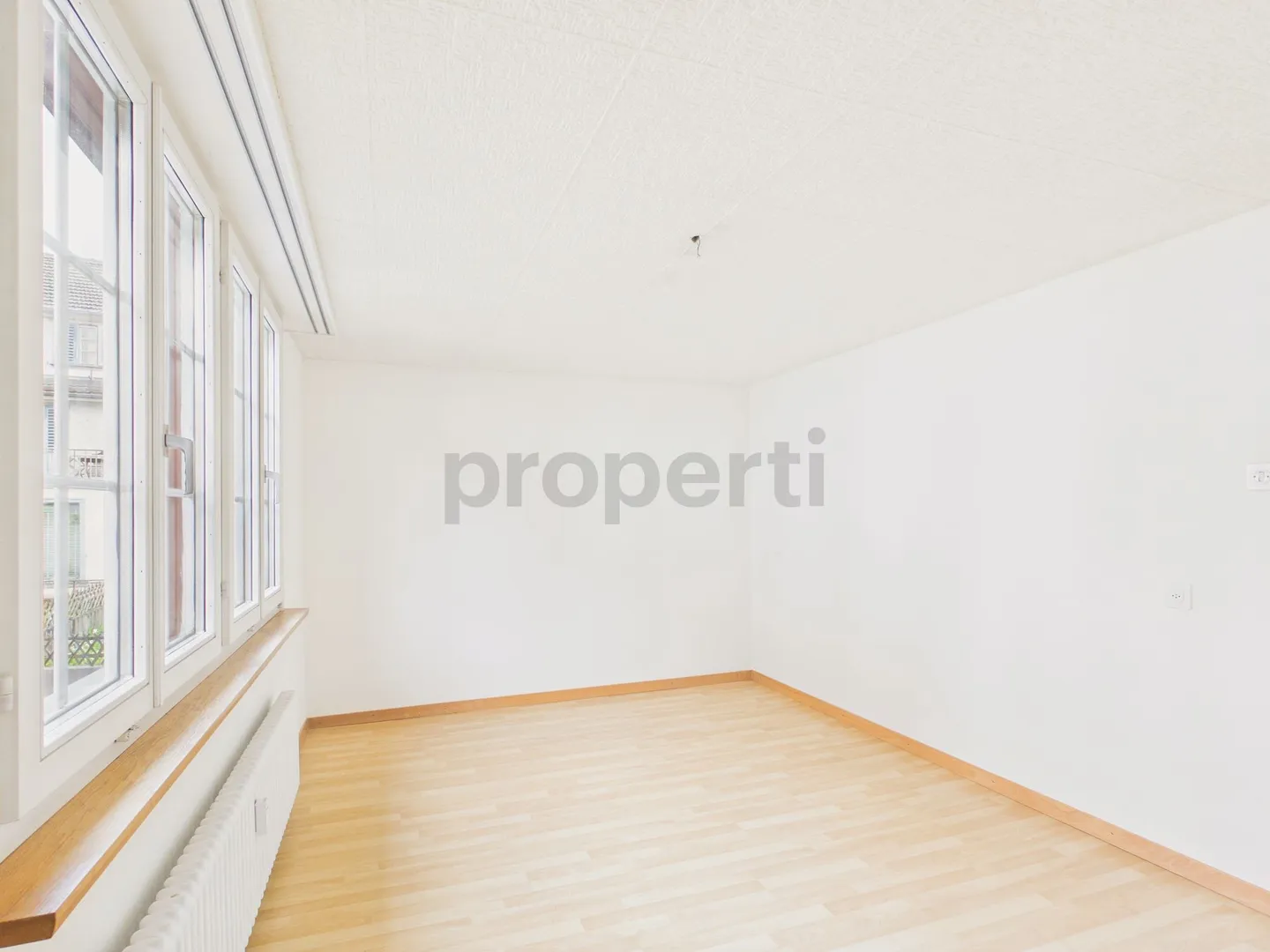 Maison de ville rénovée de 6 pièces avec grand espace de cave, Ermatingen - Photo 5 sur 11