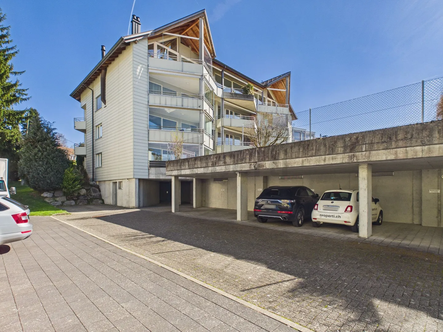 Appartement spacieux de 5.5 pièces avec balcon, Reinach - Photo 1 sur 13