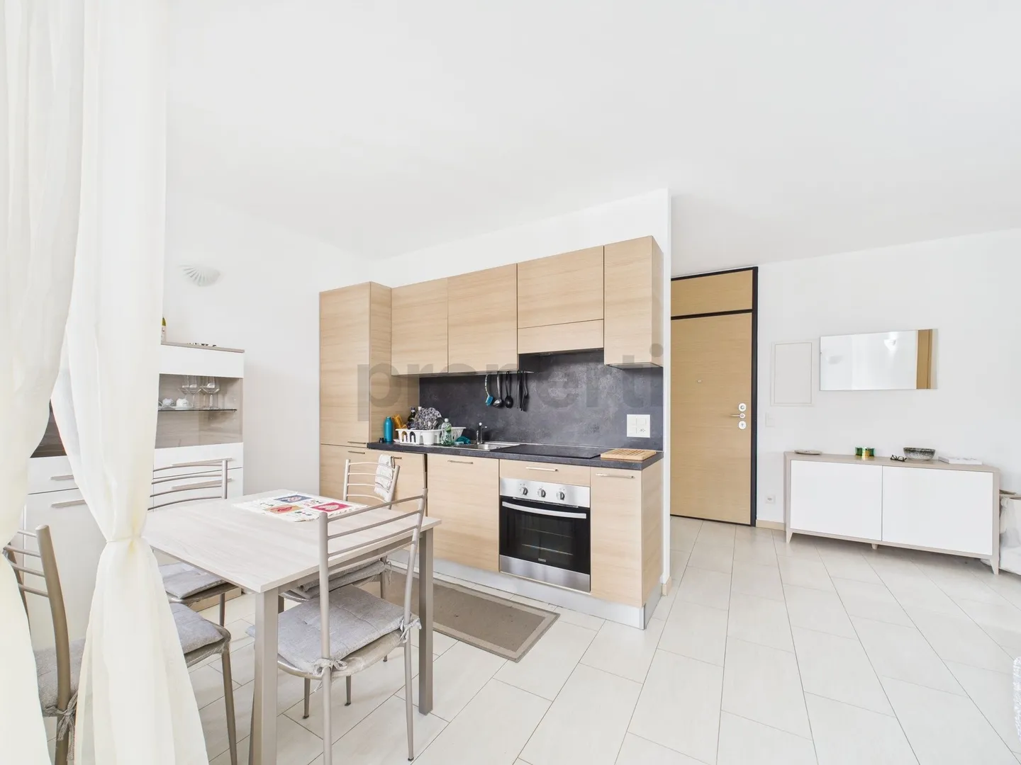 Paradiso  Appartamento 2.5 arredato con posto auto, ottimo investimento - Foto 1 di 9