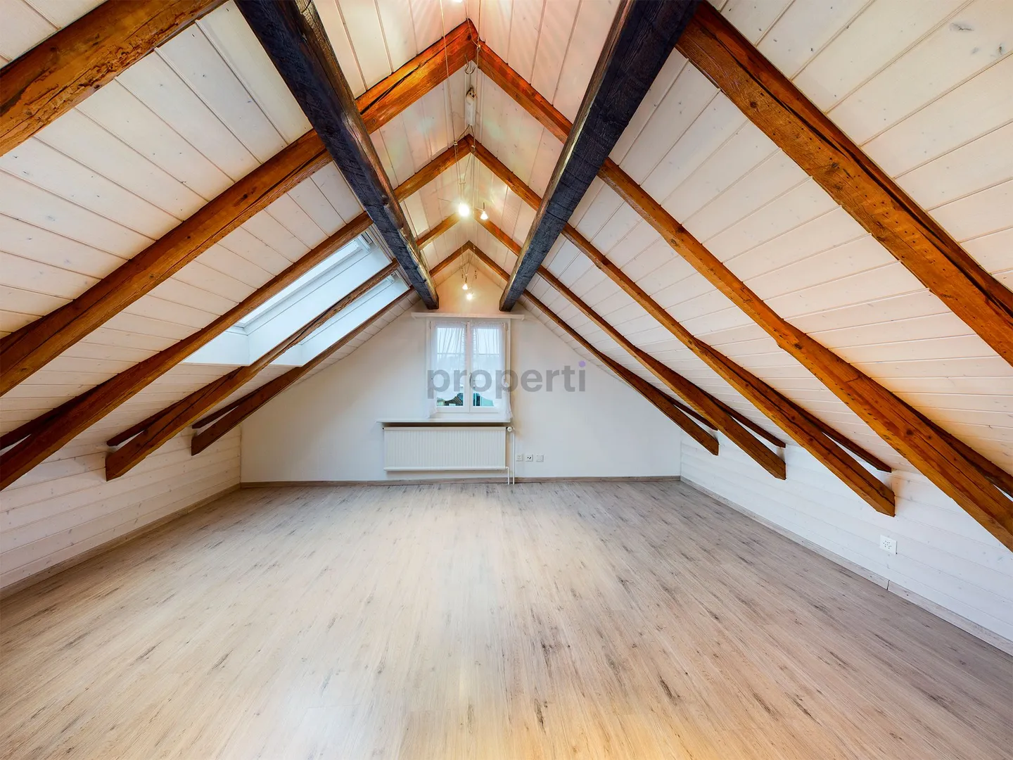 Centrally Located Maisonette Apartment with Fireplace - Ideal for Couples, Small Families or Shared Living - Photo 6 of 12