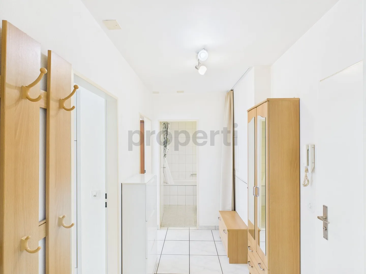 Charming & Central 2.5-Room Apartment in the Heart of Basel - Photo 10 of 13
