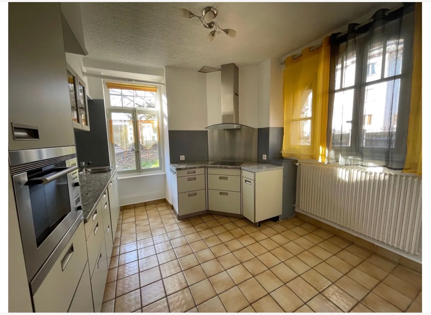 Magnifico appartamento di 4.5 stanze nel cuore di Sierre - fascino e autenticità - Foto 5 di 10