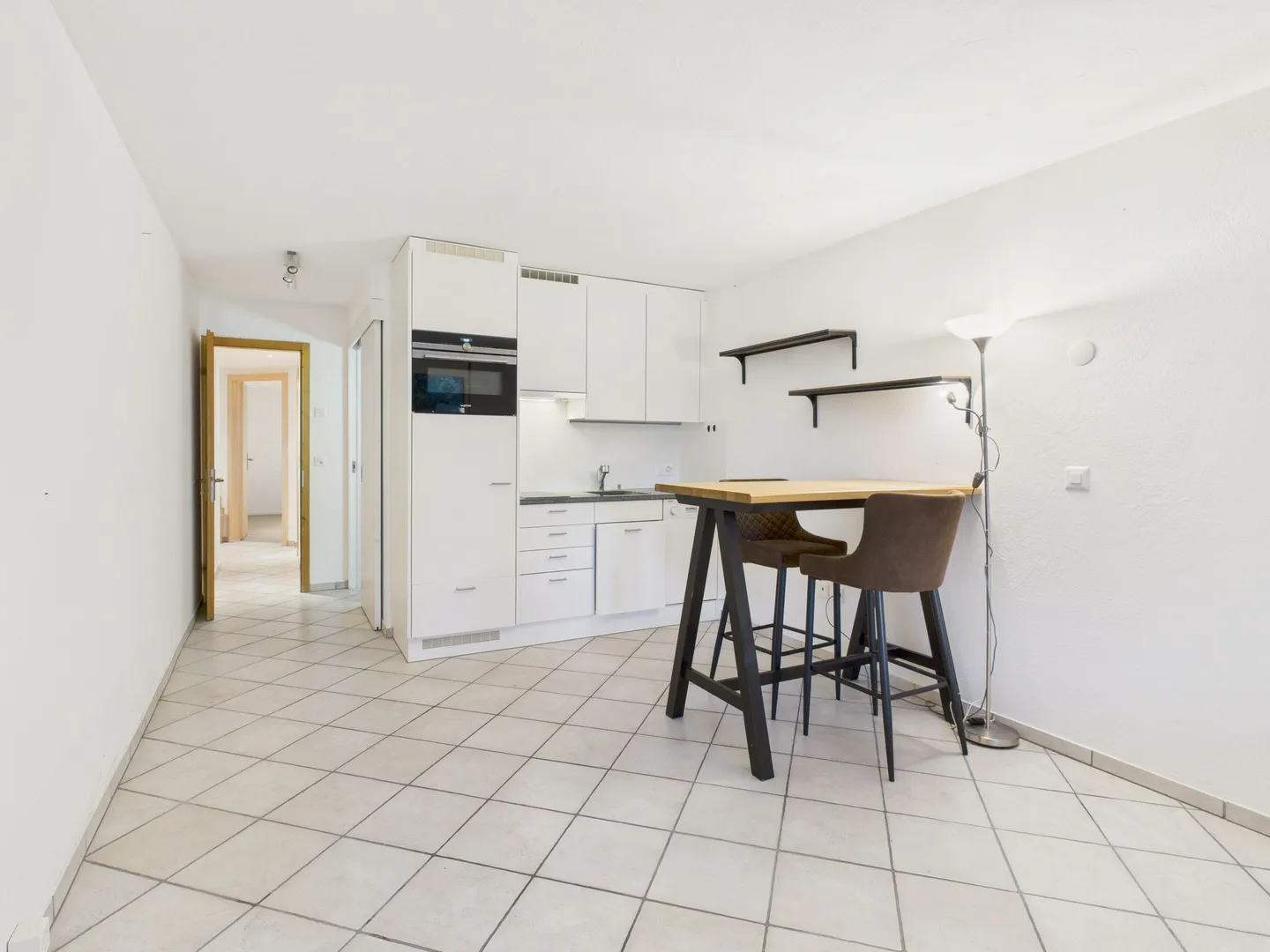 Living with a View - Charming 2.5-Room Apartment with Large Garden Terrace and Mountain View in Laax Village - Photo 2 of 13