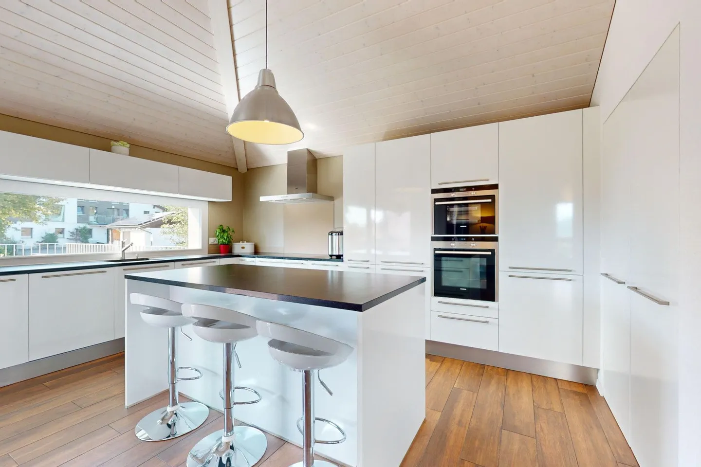 Exceptional Individual House with Garden in Savigny, VD - Photo 6 of 13