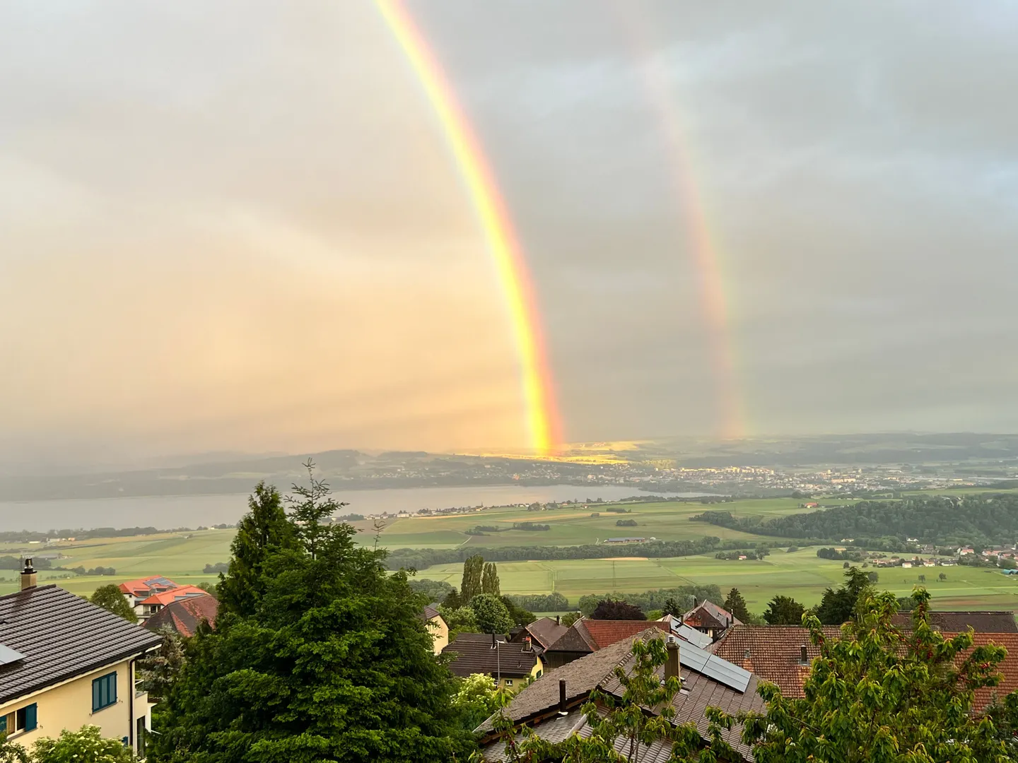 Charmante maison individuelle de 5.5 pièces avec piscine, vue exceptionnelle et grand jardin à Villars-Burquin (Tévenon VD) - Photo 7 sur 12