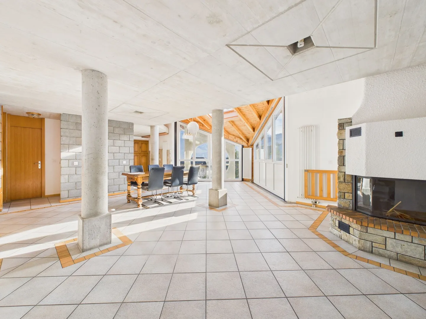 Elegante 6-Zimmer renovierte Maisonette mit Keller, Sion - Foto 1 von 13