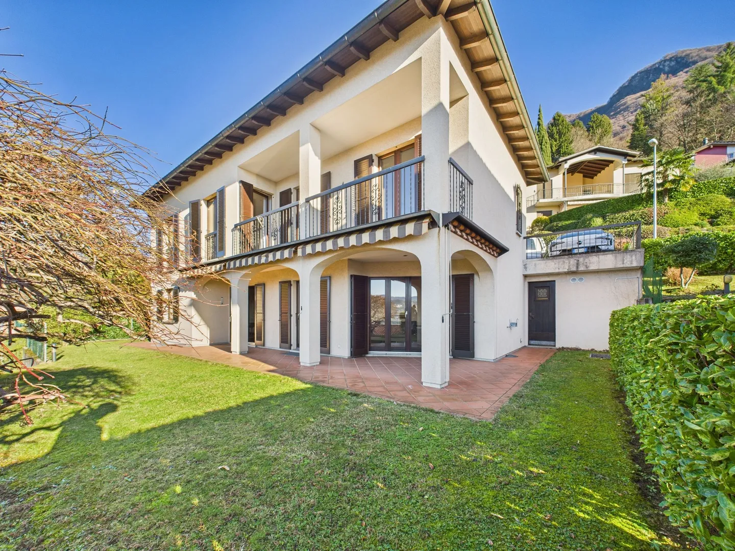 Spacious 6.5-room villa with garden in Davesco-Soragno - Photo 12 of 13