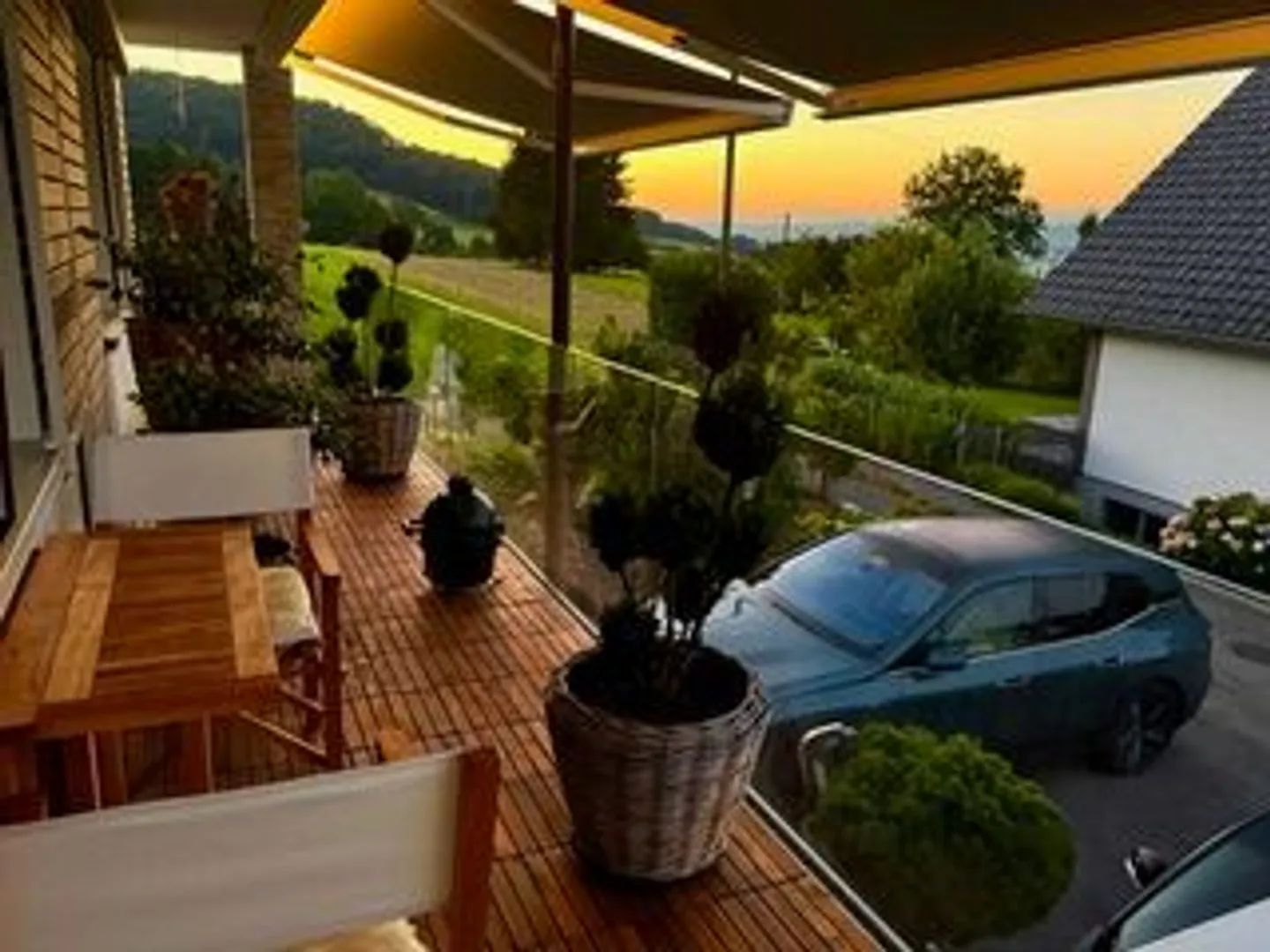 Appartamento moderno di 5,5 stanze con balcone e diverse terrazze a Günsberg - arredato - Foto 10 di 13