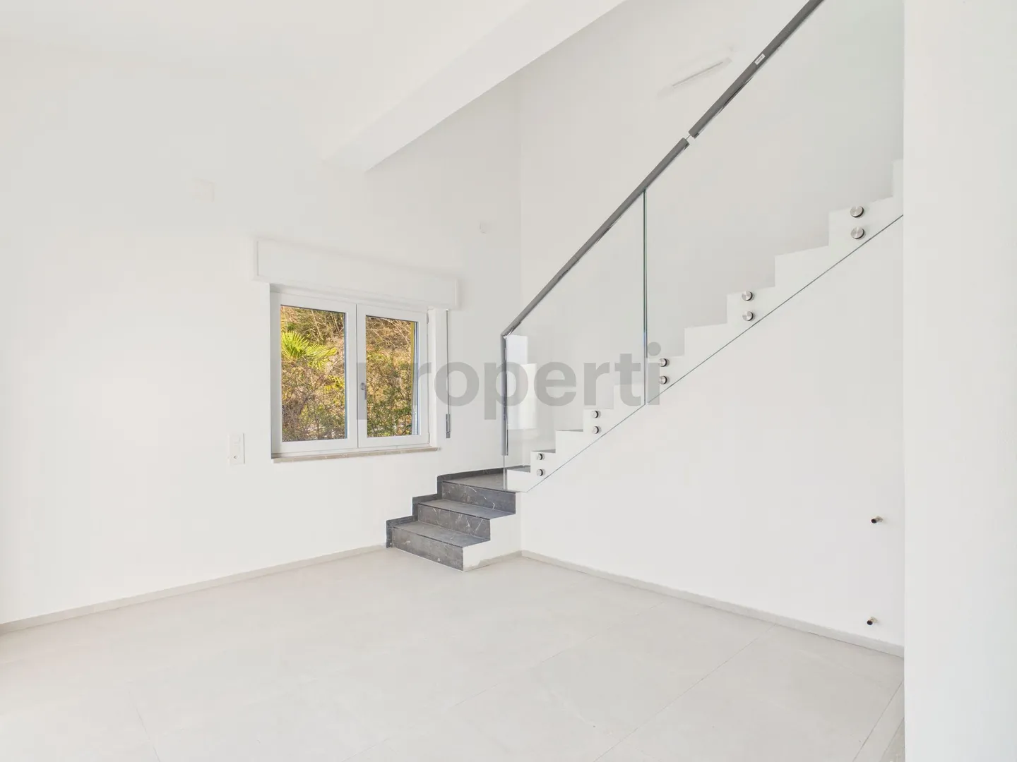 Villa moderna con balcone panoramico - Foto 7 di 13