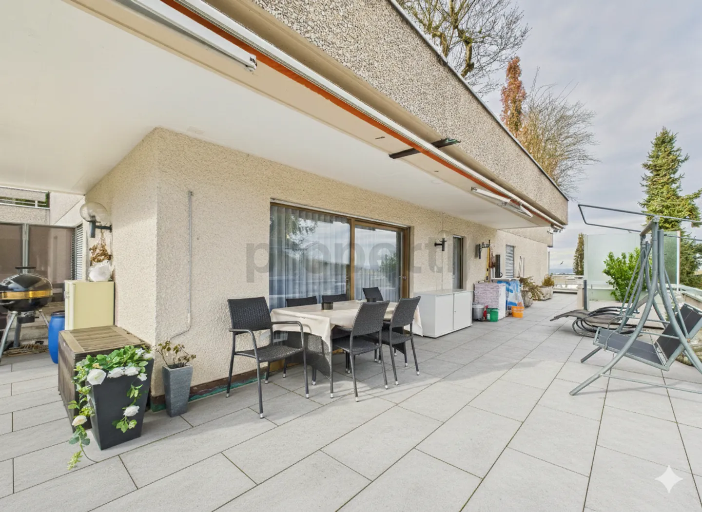 5.5-room apartment with spacious terrace and lake view - Photo 7 of 13