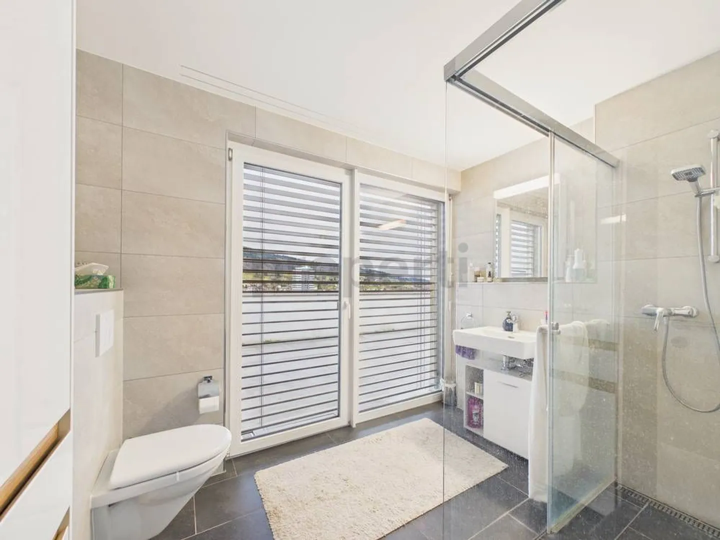 Modern 2.5-room penthouse apartment with a view over Menziken - Photo 5 of 9