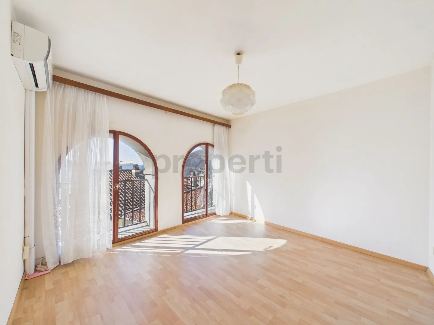 Geräumiges 7,5-Zimmer-Reihenhaus mit großem Keller, Alto Malcantone-Mugena - Foto 8 von 13