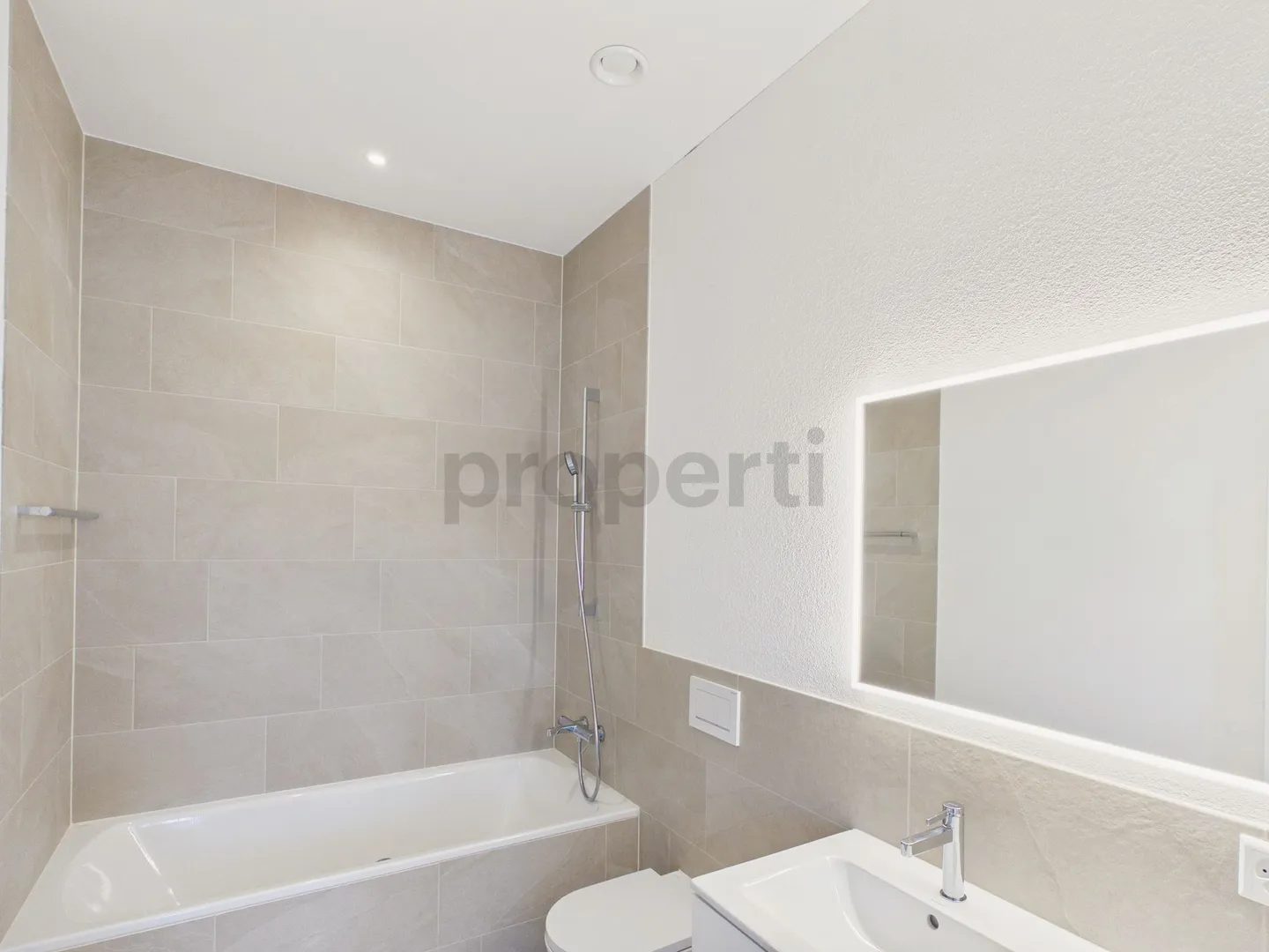 Moderne Wohnung mit Balkon - Foto 5 von 8