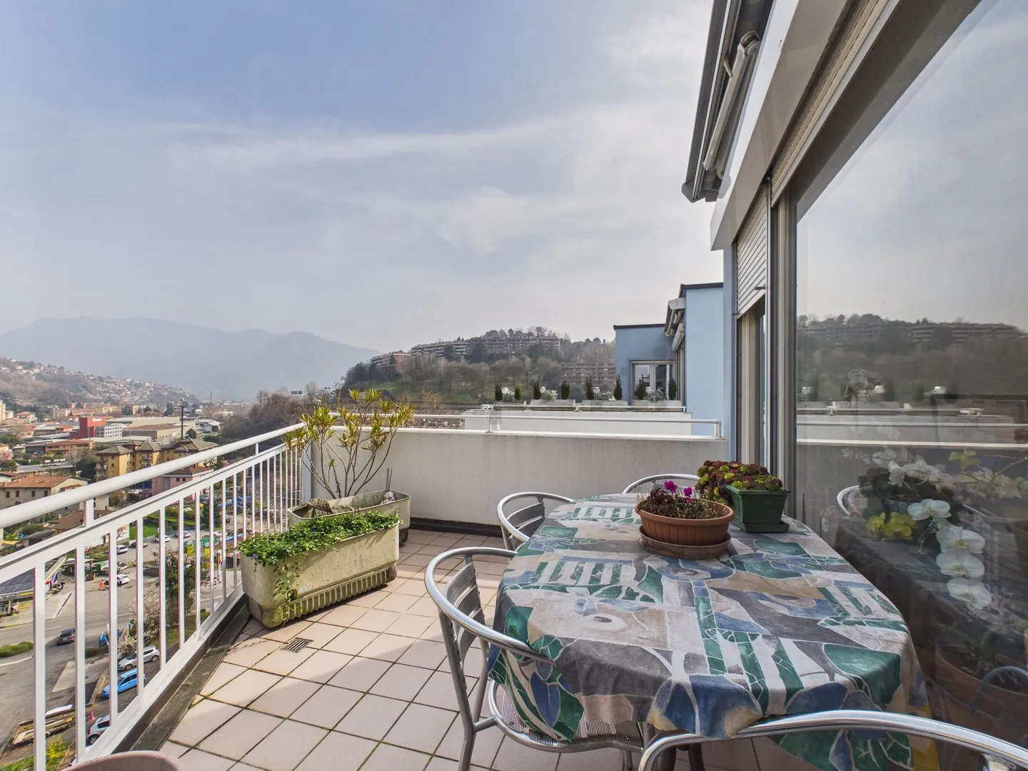 Spacious Attic with Terrace - Photo 11 of 12