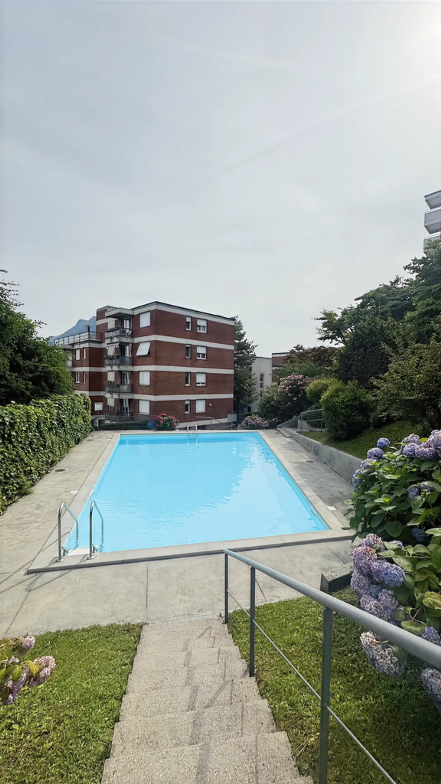 Appartamento ristrutturato con vista lago a Paradiso - Foto 11 von 12