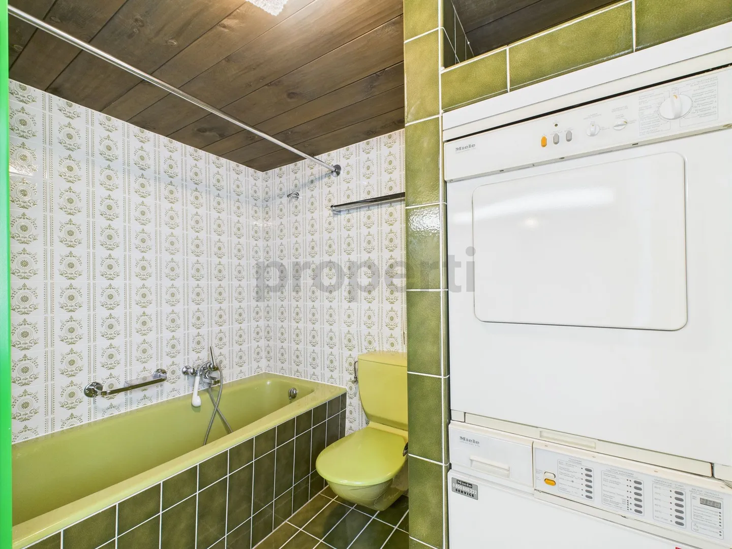 Traditional 6.5-Room Single-Family House in Wildhaus with Garden, Park, and Versatile Usage Options - Photo 11 of 13