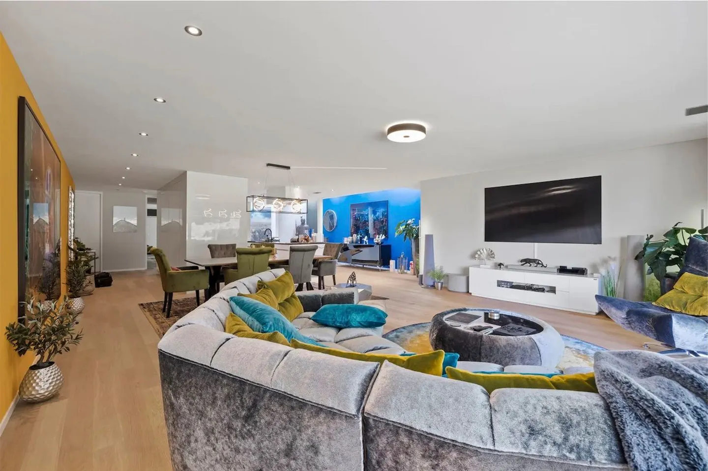 Quiet and Modern Garden Apartment in Zurich Witikon - Photo 1 of 9