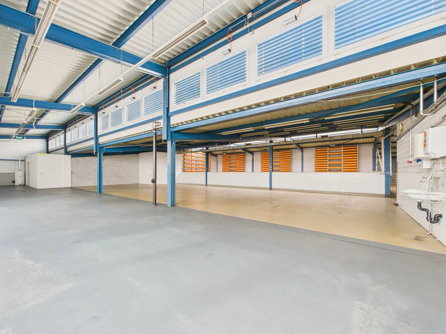 Espace commercial polyvalent à Wetzikon - Photo 4 sur 12