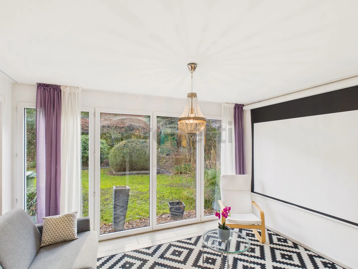 Ampio appartamento di 4,5 stanze a Binningen - arredato - Foto 2 di 11