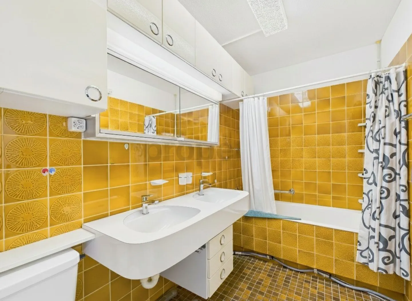 5.5-room apartment with spacious terrace and lake view - Photo 11 of 13