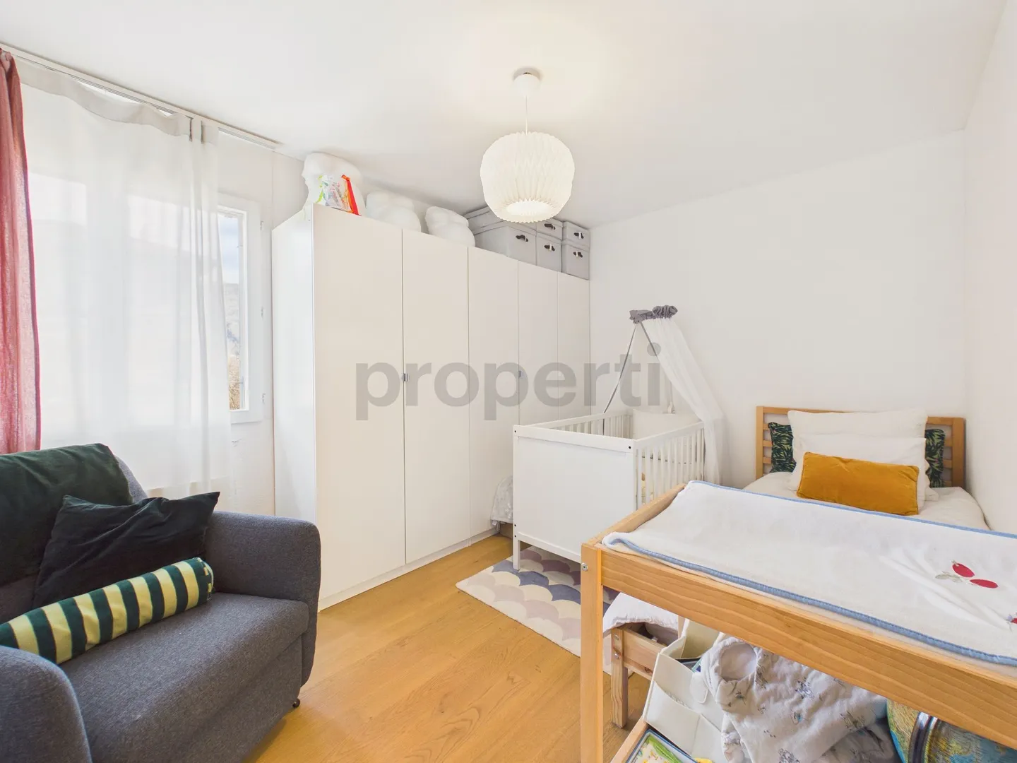 Elegant 4.5-room penthouse sunny with elevator in a quiet area - Photo 9 of 12