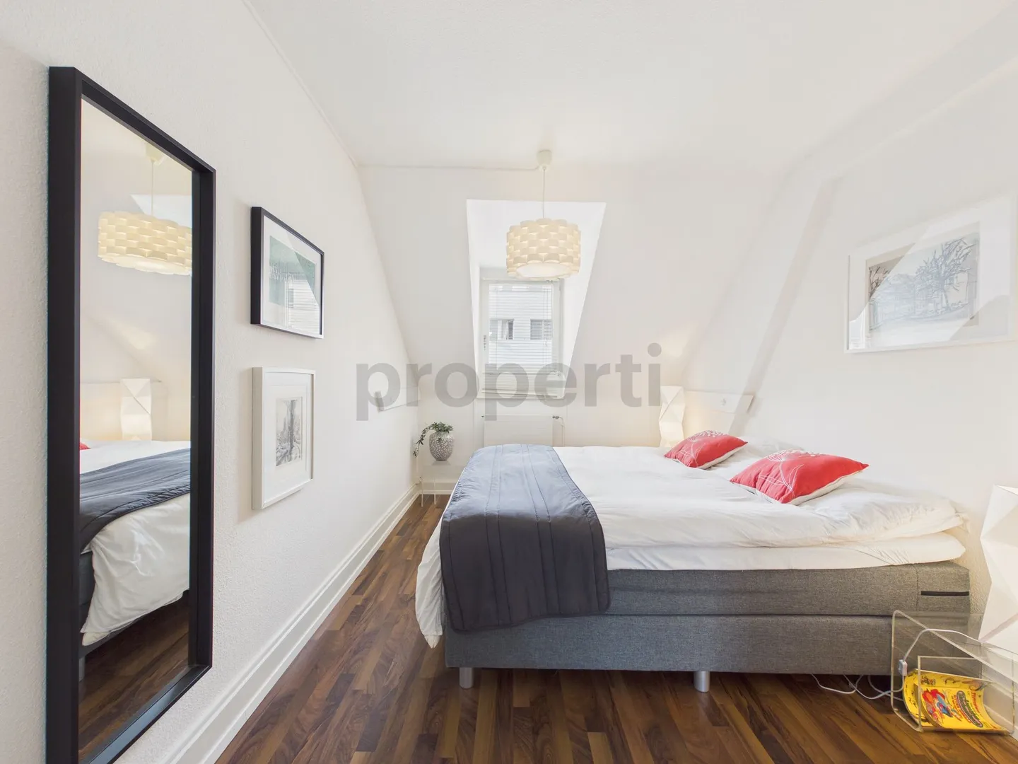 Charming 3.5-room apartment with stylish furnishings in Basel - Photo 4 of 7