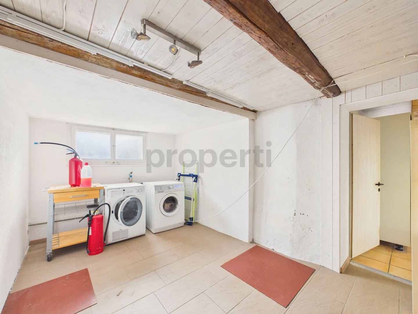 Charming 6.5-room terraced house with practical cellar, Dussnang - Photo 5 of 13