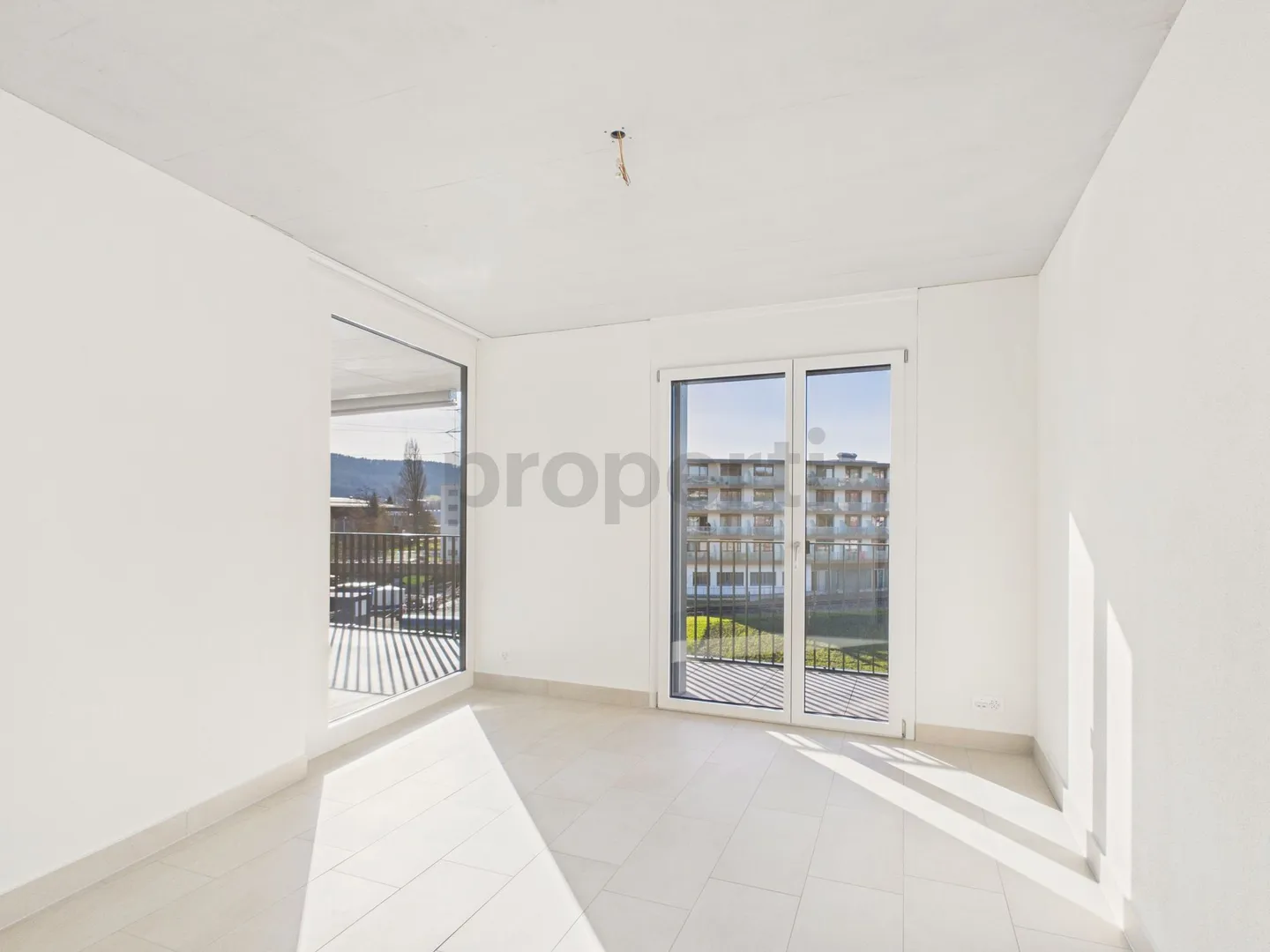 Appartement unique de 4,5 pièces avec design moderne à Buchs - Canton de Zurich - Photo 5 sur 11