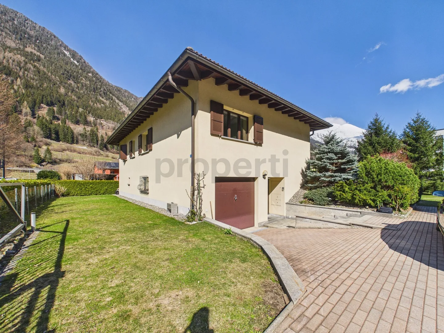 Elegante villa 5.5 locali con spazioso locale hobby, Piotta - Photo 1 sur 13