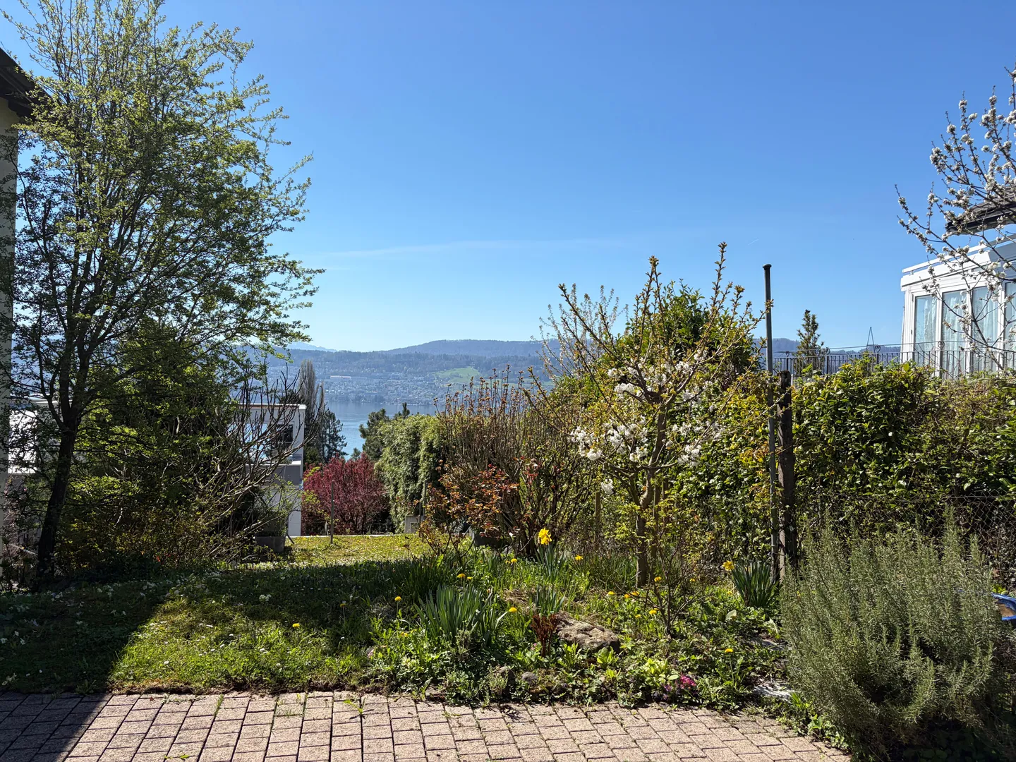 Bright 4-Room Attic Apartment with Balcony, Herrliberg - Photo 11 of 13