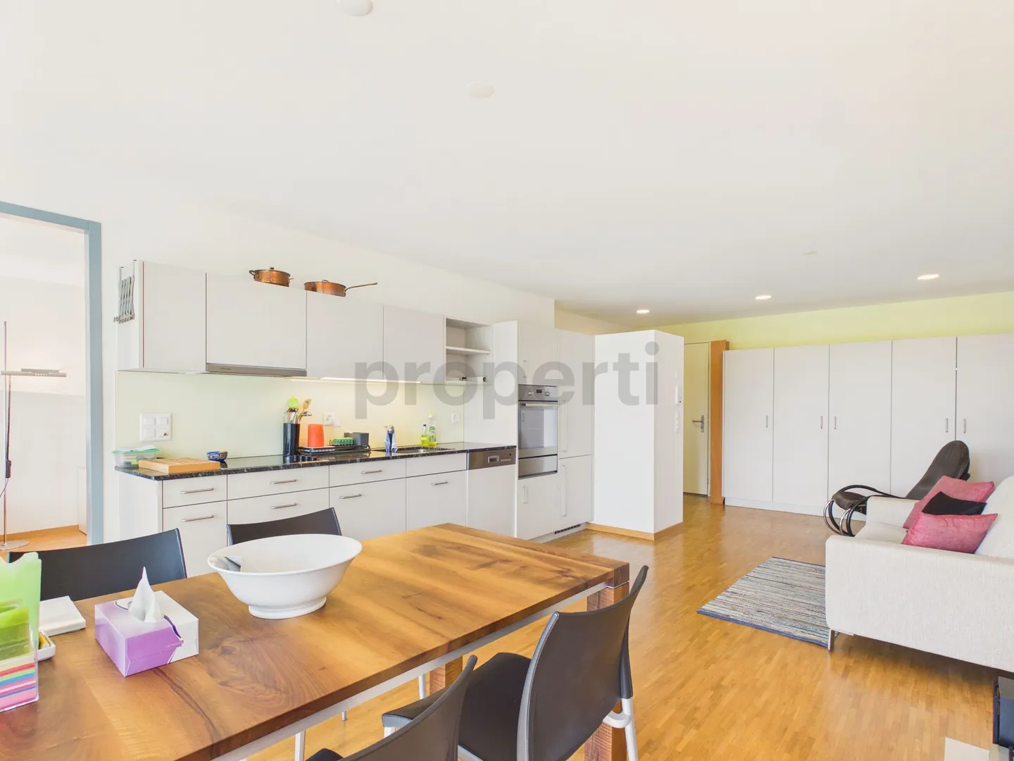 2.5-room apartment with terrace and close to the train station in Mammern - Photo 2 of 13