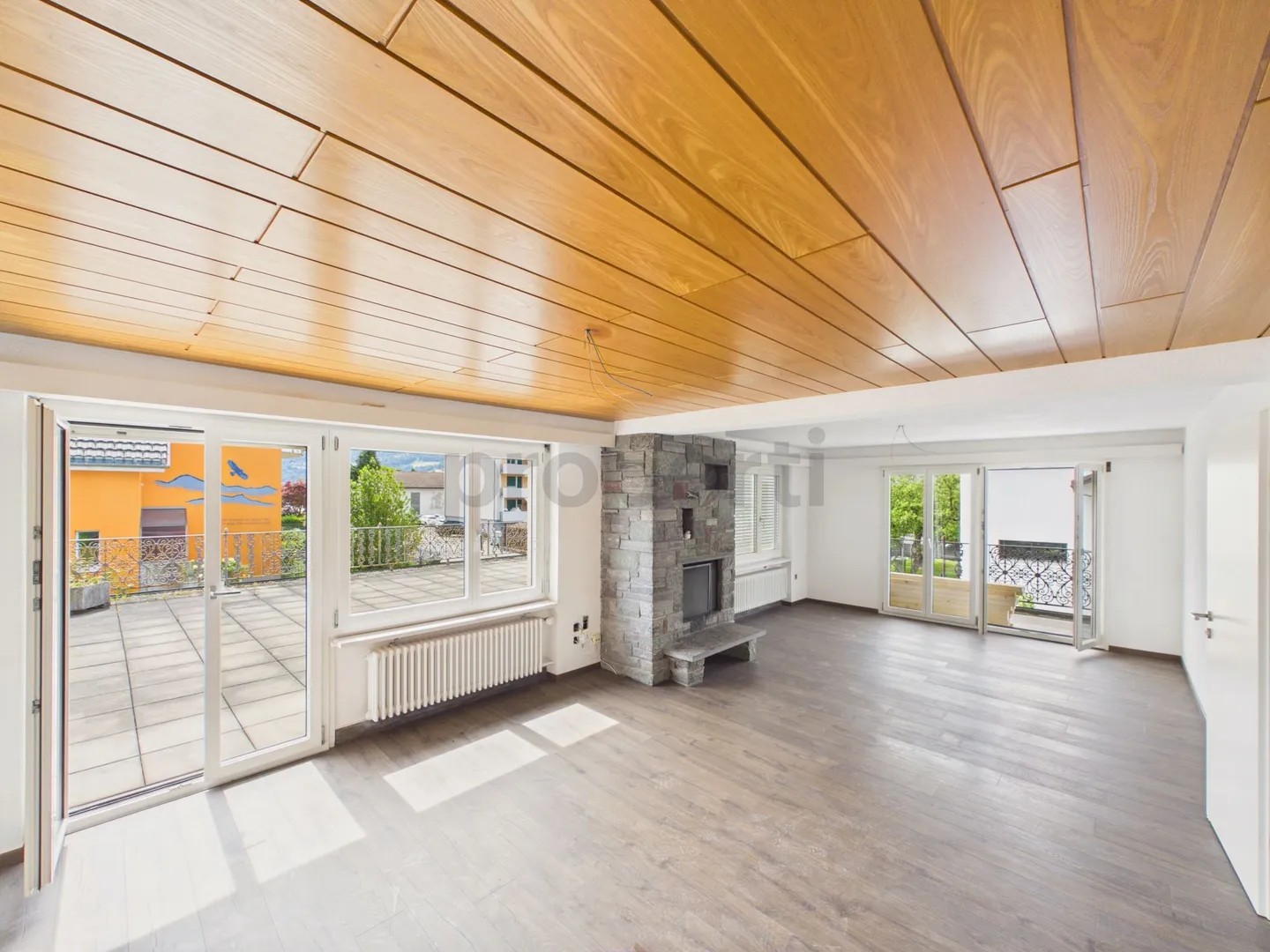 Moderne 4.5-Zimmer-Wohnung mit Balkon und Kamin in Mels - Foto 1 von 13