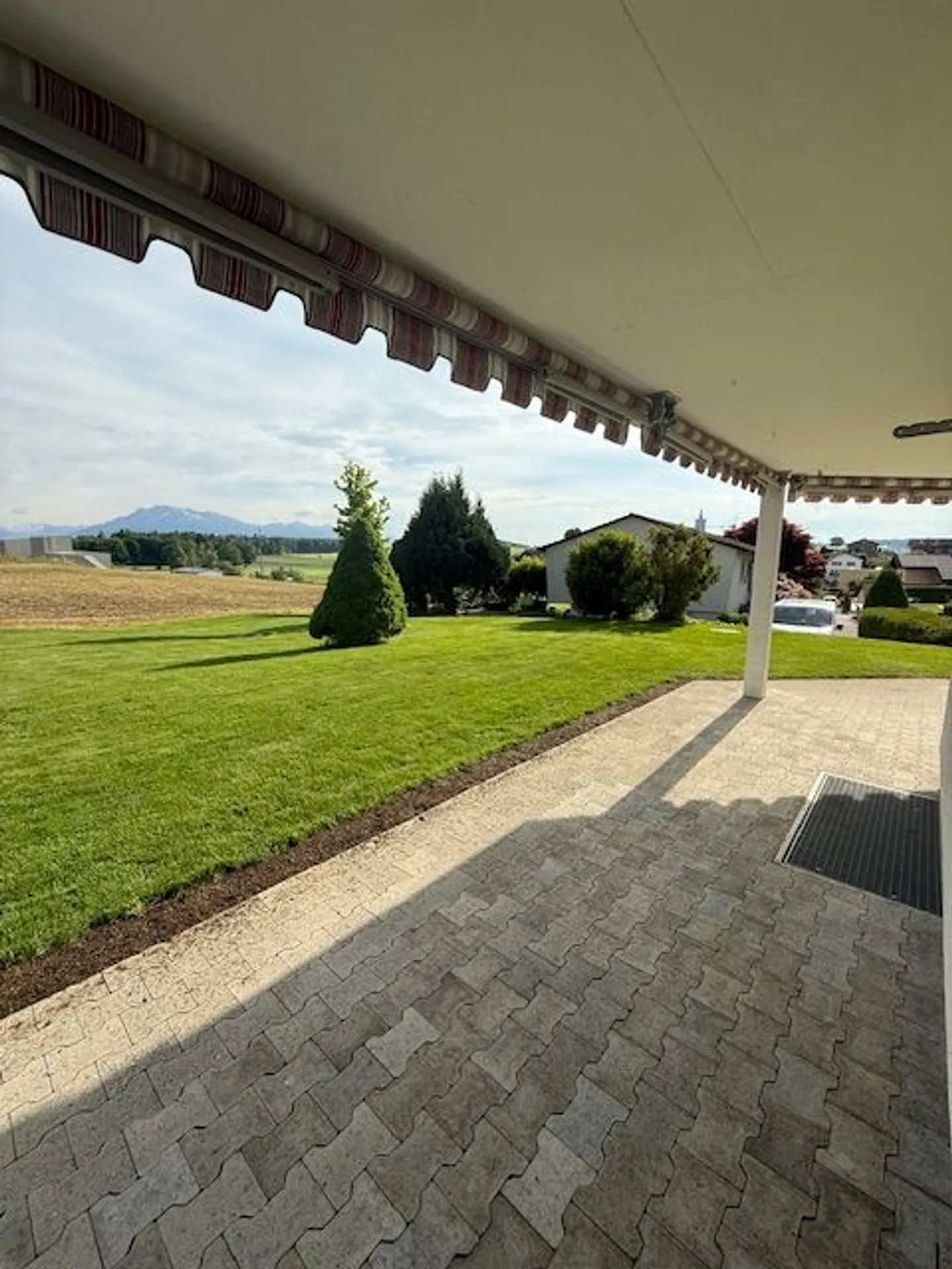 Renovierte Wohnung mit Garten - Foto 2 von 5