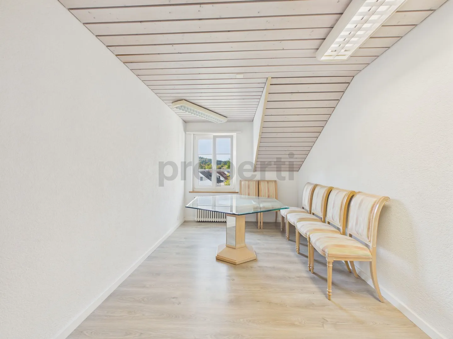 Renoviertes Wohn- und Geschäftsobjekt an zentraler Lage - Photo 2 sur 9