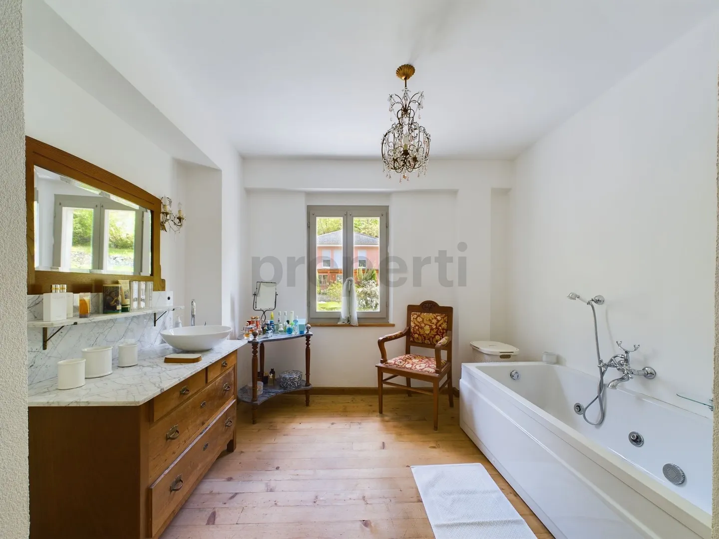 Pittoresca casa plurifamiliare con terreno nel cuore della Val di Blenio / Malvenfarbiges Mehrfamilienhaus mit Grundstück im Herzen des Bleniotals - Foto 4 di 13