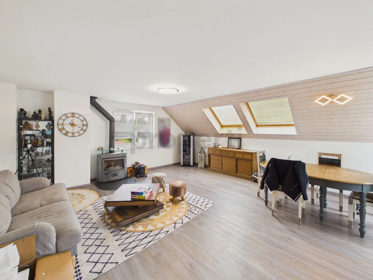 Duplex, Bella Luminosità, Balcone Privato Soleggiato, Riscaldamento a Pavimento, Accesso per Disabili con Ascensore & Scuole a 90m! - Foto 1 di 12