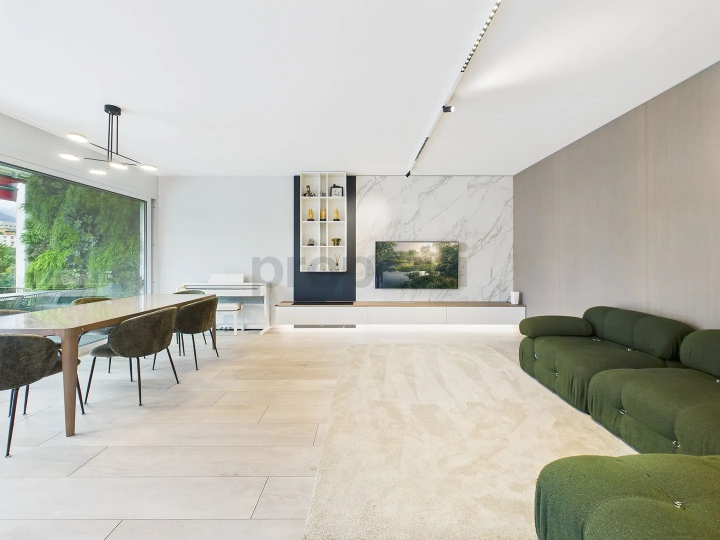 Modern 4.5-room apartment in a strategic central area with open view - Photo 1 of 12