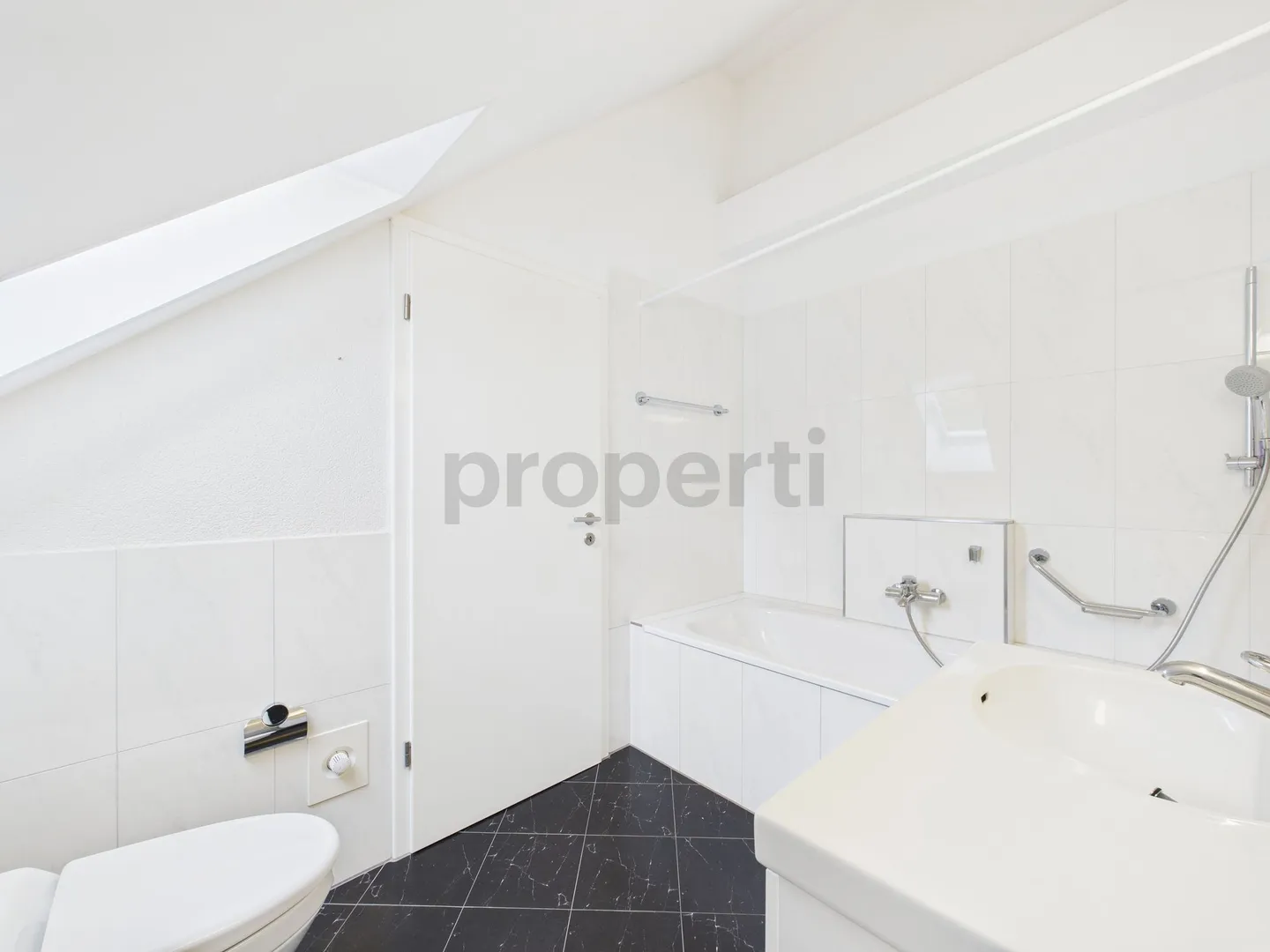 Spacious 4.5-room apartment in Wallisellen - Photo 10 of 13