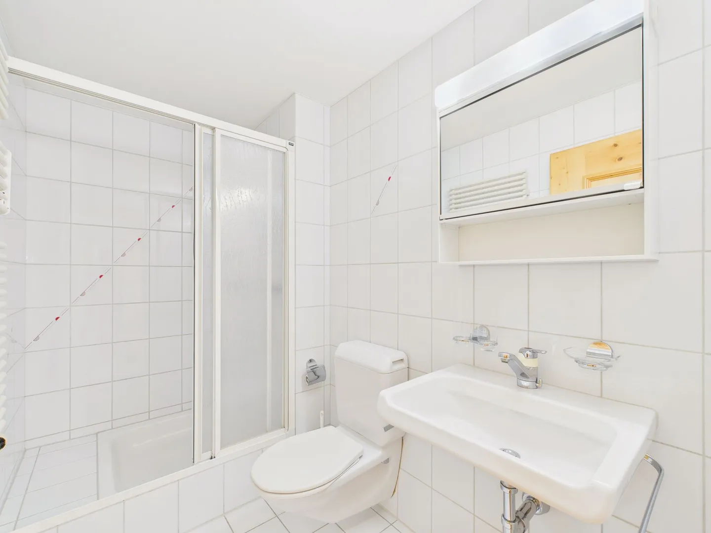 Appartement lumineux de 4,5 pièces avec cheminée à Klosters - 1ère et 2ème résidence possibles - Photo 9 sur 13