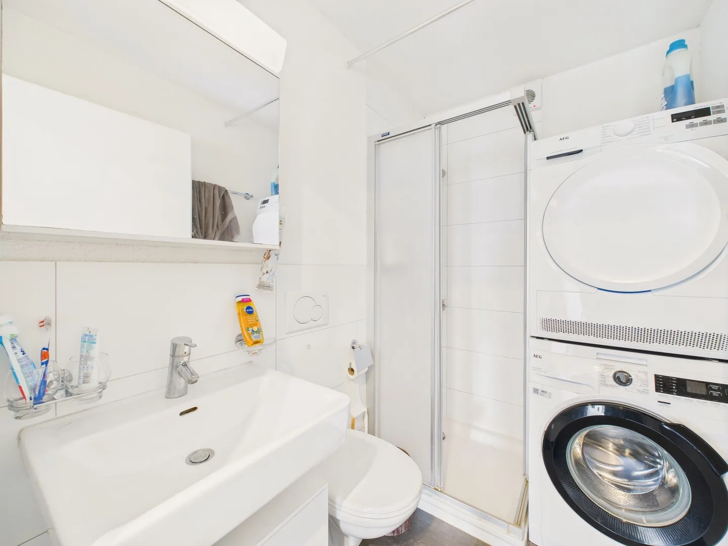 Appartamento moderno di 2,5 locali in una posizione panoramica tranquilla di Richterswil - Foto 8 di 13