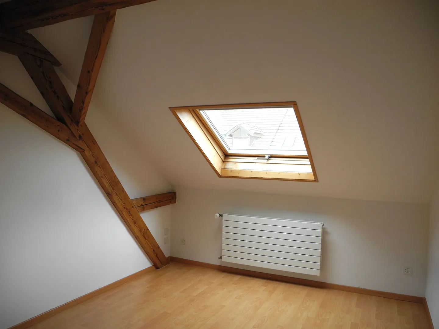 Incantevole appartamento mansardato di 2,5 stanze in posizione centrale - Foto 2 di 5