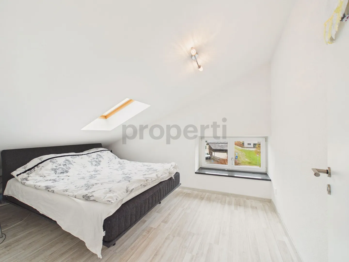 Charmante maison de 6 pièces avec 2 unités résidentielles, Glarus - Photo 10 sur 13