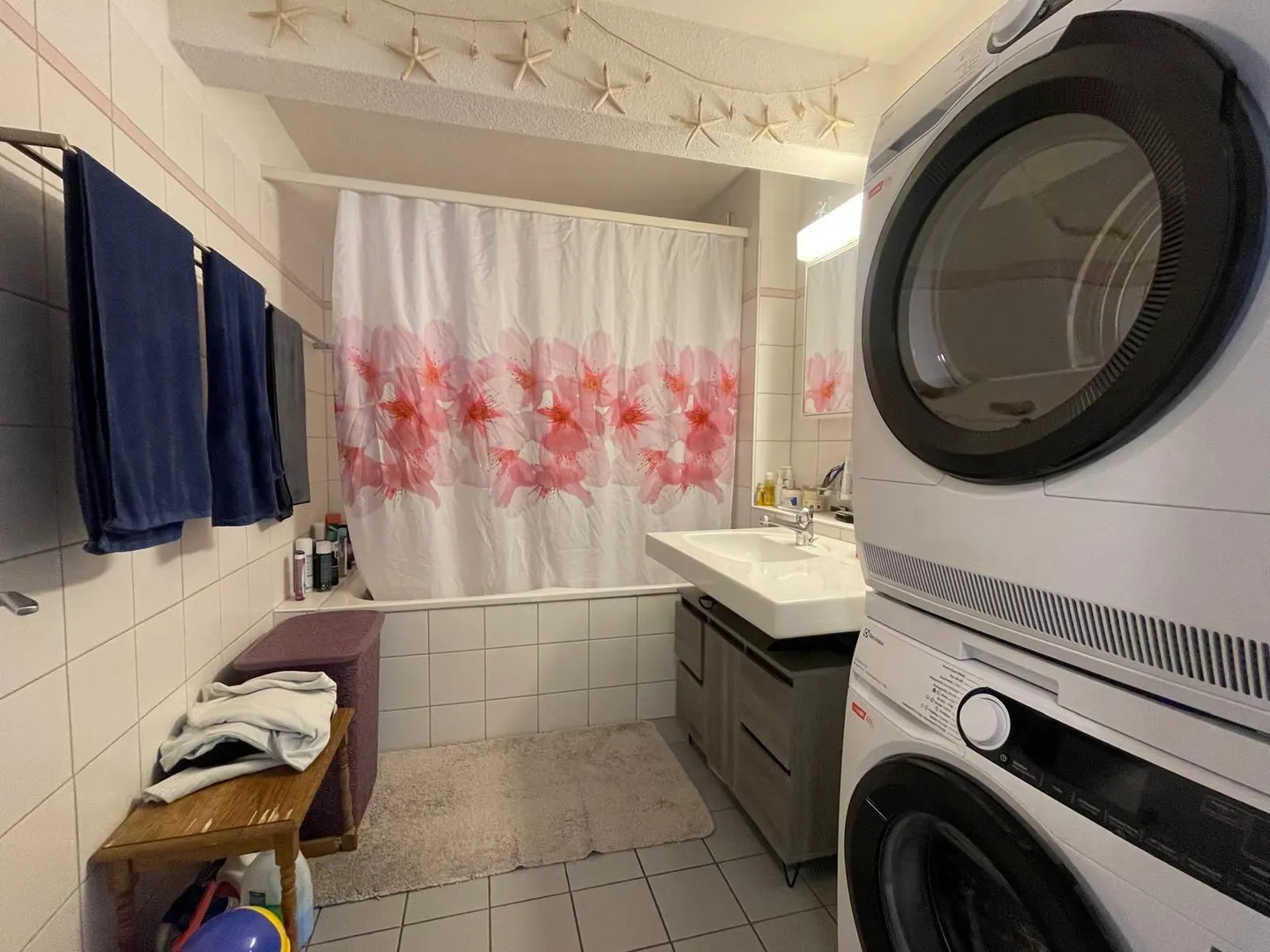 Appartement lumineux de 4,5 pièces avec belle vue, droits de construction abordables jusqu'en 2072 - Photo 8 sur 11