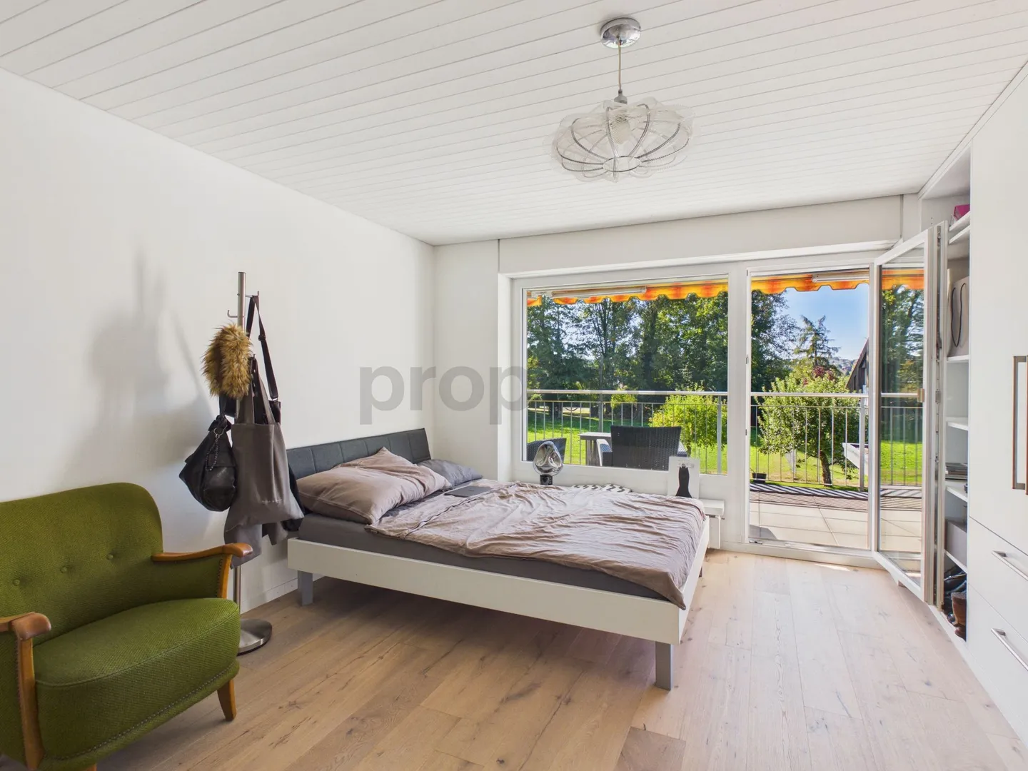 Maison familiale avec beaucoup d'espace, jardin et nombreux extras - Photo 8 sur 13