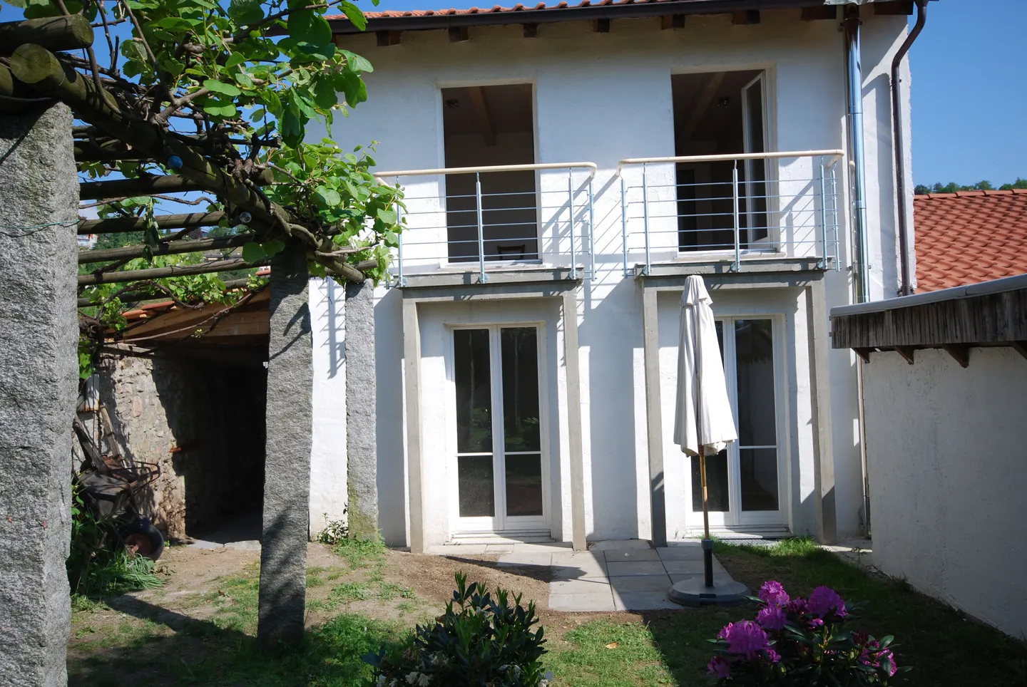 Cozy independent house of 4.5 rooms in a privileged position in S. Pietro di Stabio - Photo 1 of 8